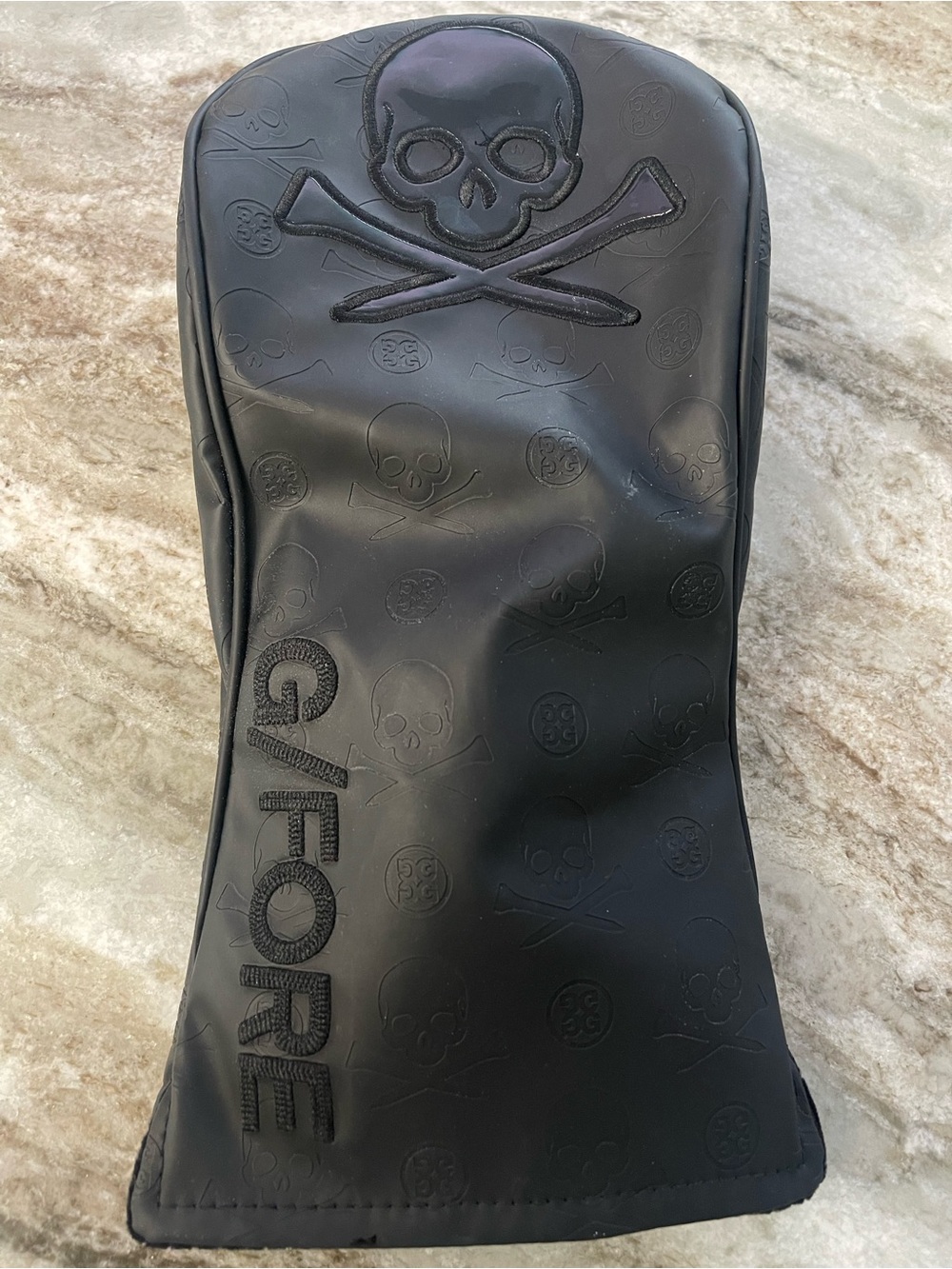 G/FORE SKULL & Ts Driver HeadCovers